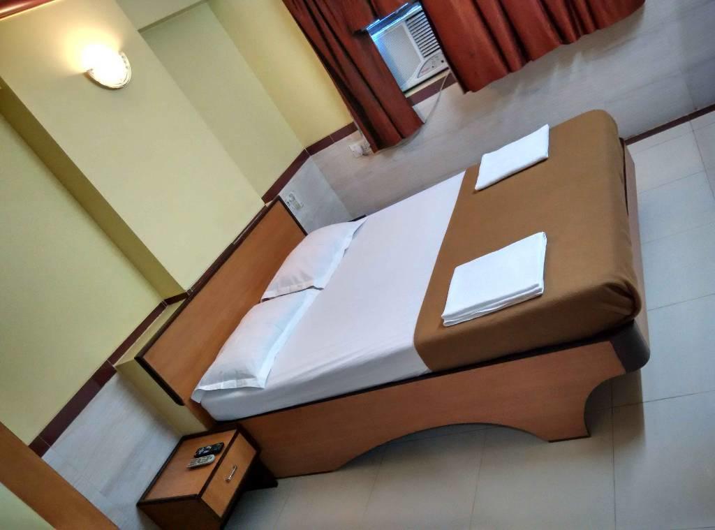 Girija Payyade Hotel Kalyān Zewnętrze zdjęcie